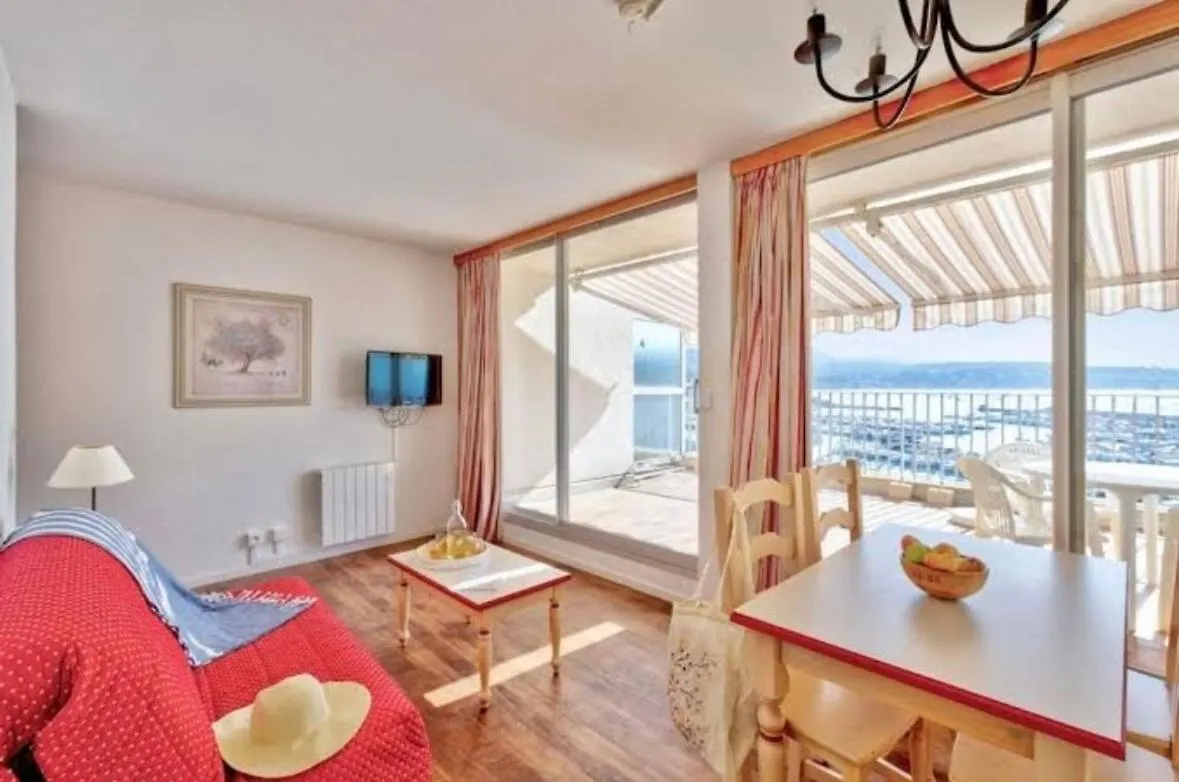 Residence Bandol Port 0*,  France